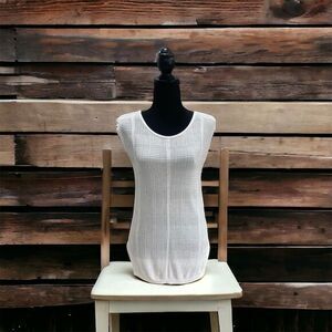 TROUVÉ Women's XS White U-Neck Cropped Knit Tank Top‎ Sleeveless Cutout Trim